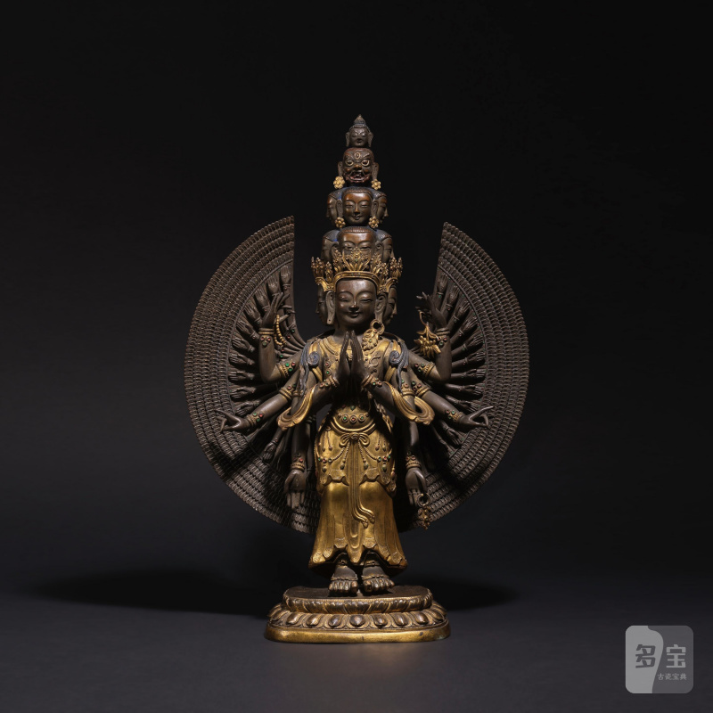内蒙古 多倫諾爾風格 十八/十九世紀 局部鎏金銅錘揲十一面觀音像 | STATUETTE D'AVALOKITESHVARA EN BRONZE ET ALLIAGE DE CUIVRE REPOUSSÉ PARTIELLEMENT DORÉ - 图1